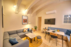 Stylish & traditional 1 bedroom apartment DDEM1-1